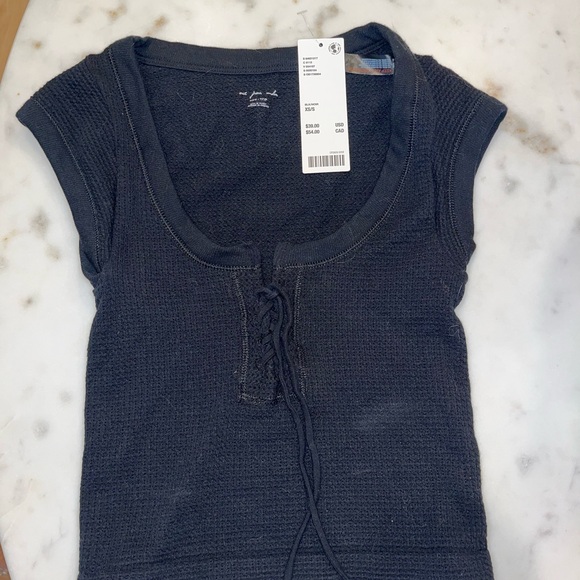 Urban outfitters tops that are super flattering! - Picture 5 of 7